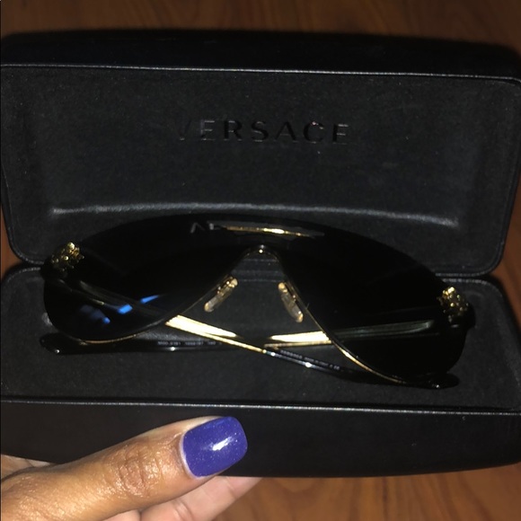 Sunglasses - Picture 4 of 7